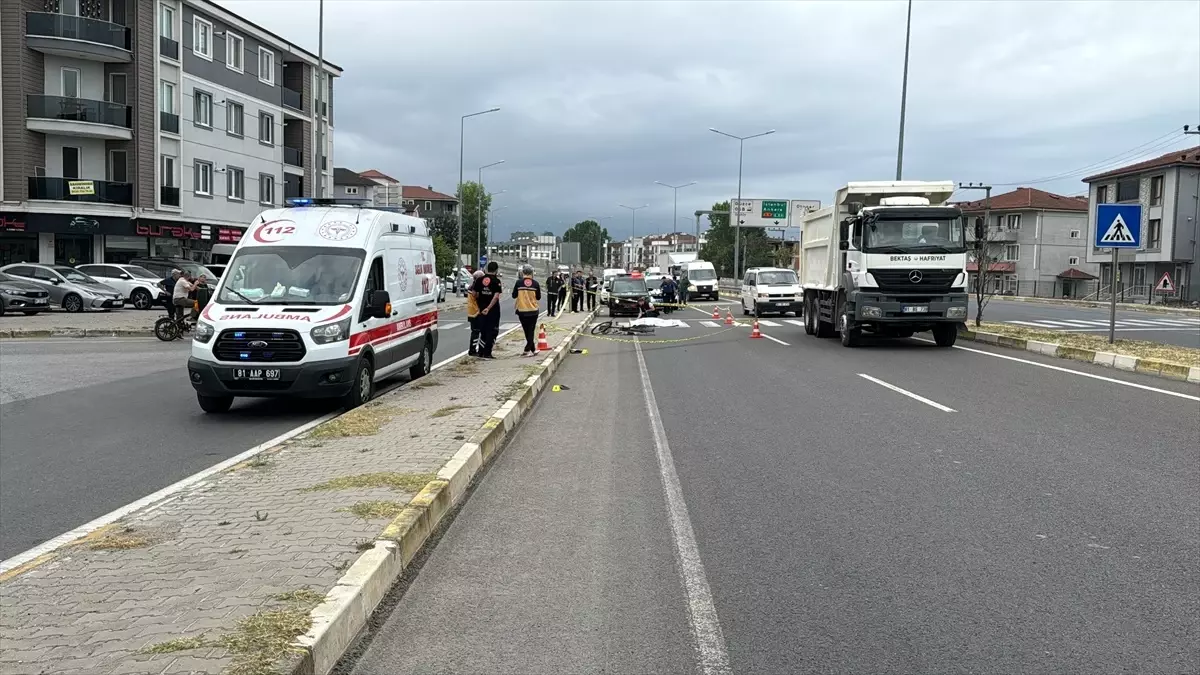 Düzce'de Yaya Geçidinde Bisikletliye Minibüs Çarptı: 1 Ölü