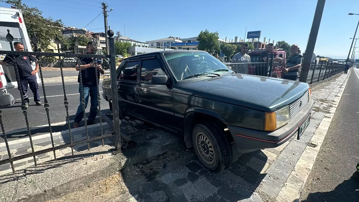 Düzce'de Otomobil ile Tır Çarpıştı: 7 Yaralı