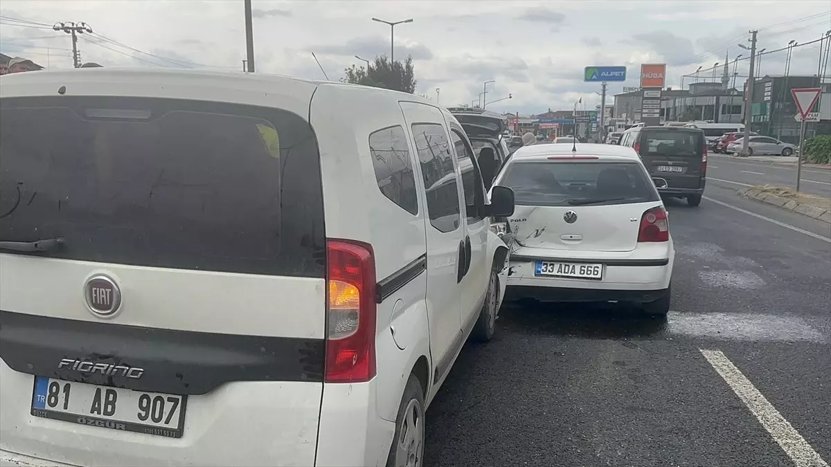 Düzce'de Zincirleme Trafik Kazası: 1 Yaralı
