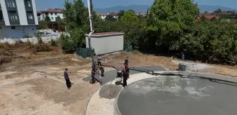 Düzce Belediyesi Karaca Deresi Korkuluklarını Yeniliyor ve Yeni Sosyal Alan İnşa Ediyor