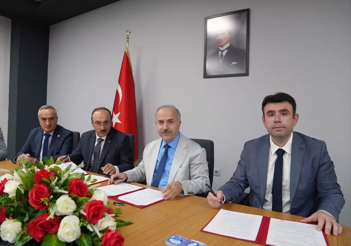 Düzköy Meslek Yüksekokulu İçin Arazi Tahsis Protokolü İmzalandı