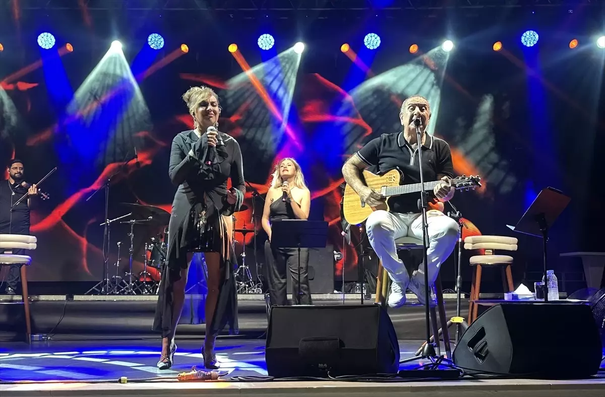 Eda ve Metin Özülkü, Manavgat'ta Unutulmaz Bir Konser Verdi