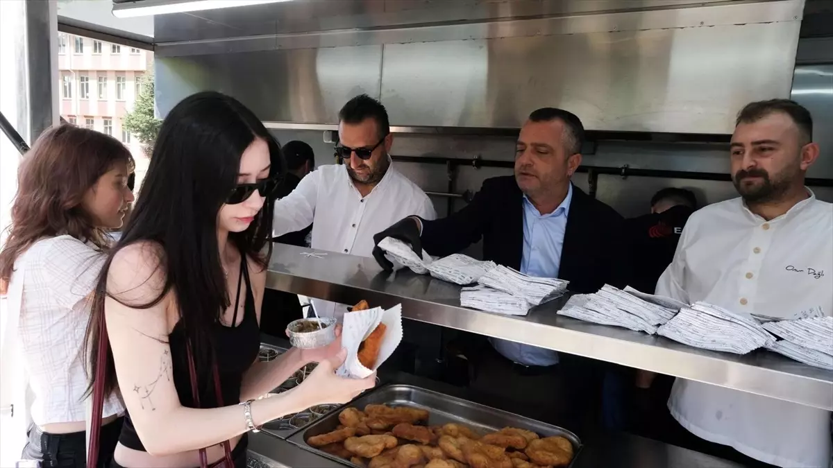 Edirne Belediyesi'nden Trakya Üniversitesi Öğrencilerine Hoş Geldin İkramı