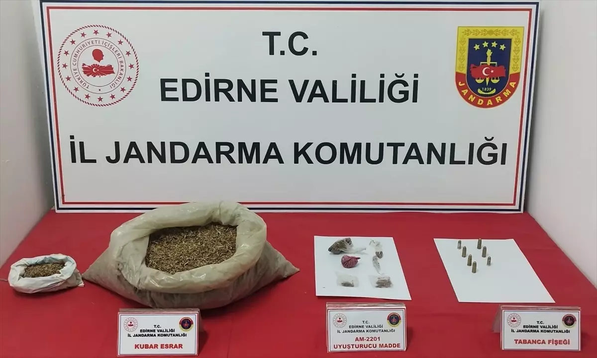 Edirne'de Uyuşturucu Operasyonu: 1.7 Kilo Esrar Ele Geçirildi