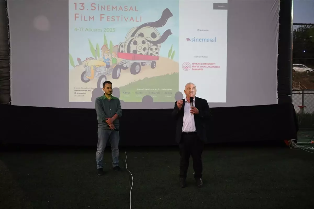 Edirne'de 13. Sinemasal Film Festivali'nde 'Neşeli Günler' Gösterimi