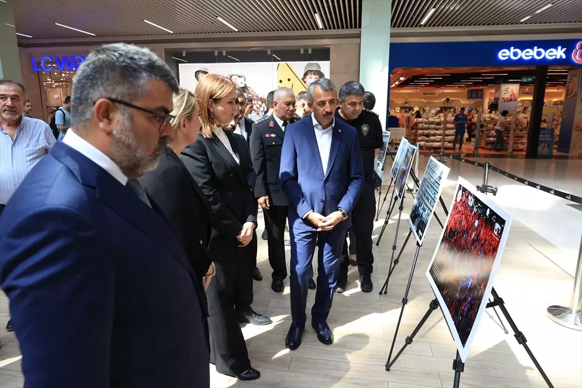 Edirne'de AA fotoğraflarından oluşan '15 Temmuz' konulu sergi açıldı