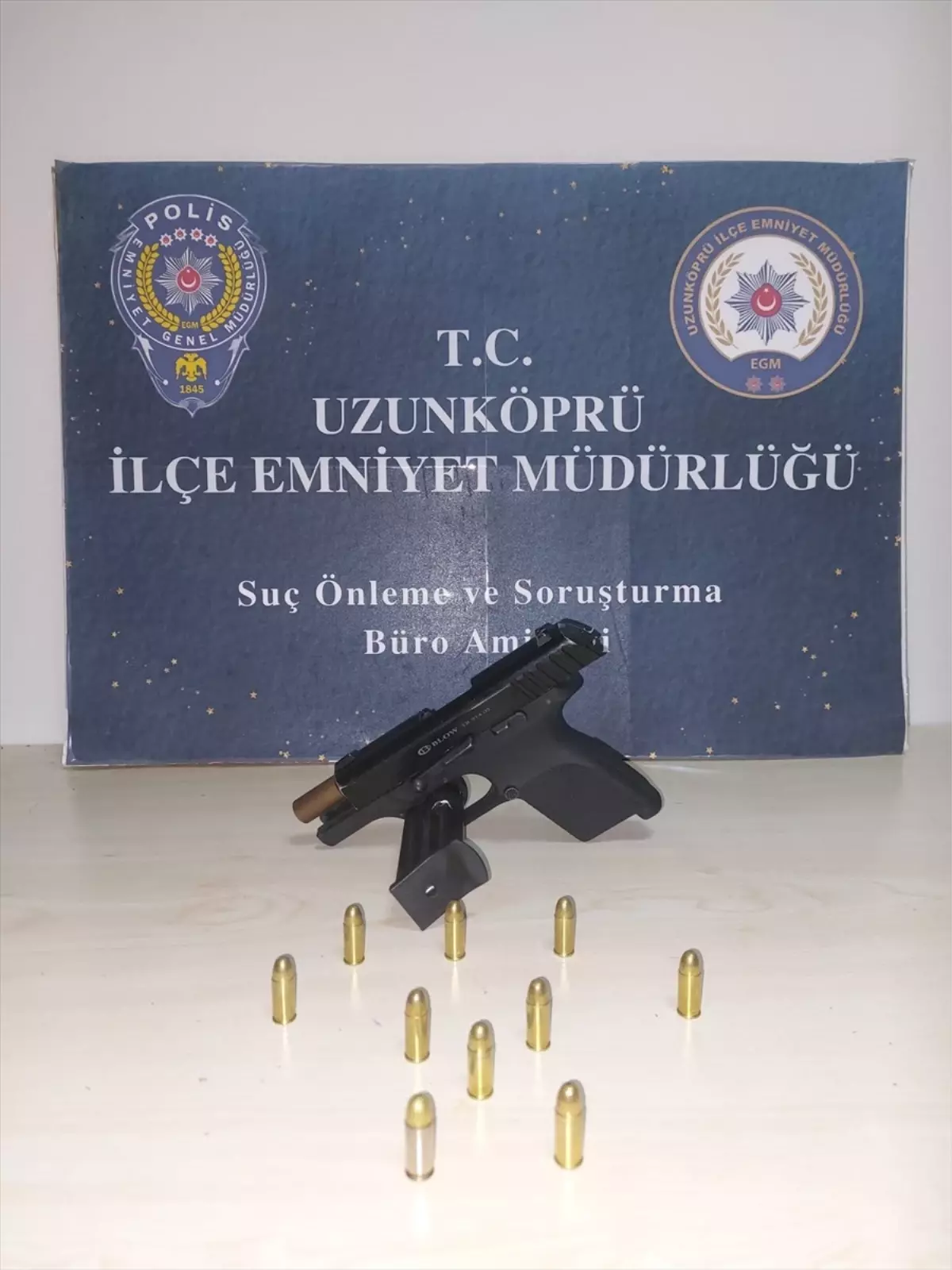 Uzunköprü'de Tabanca Ele Geçirildi, Motosiklet Hırsızlığı ve Alkollü Sürücü Denetimi Yapıldı