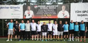 Edirne'de Babalar Günü'nde Futbol Heyecanı