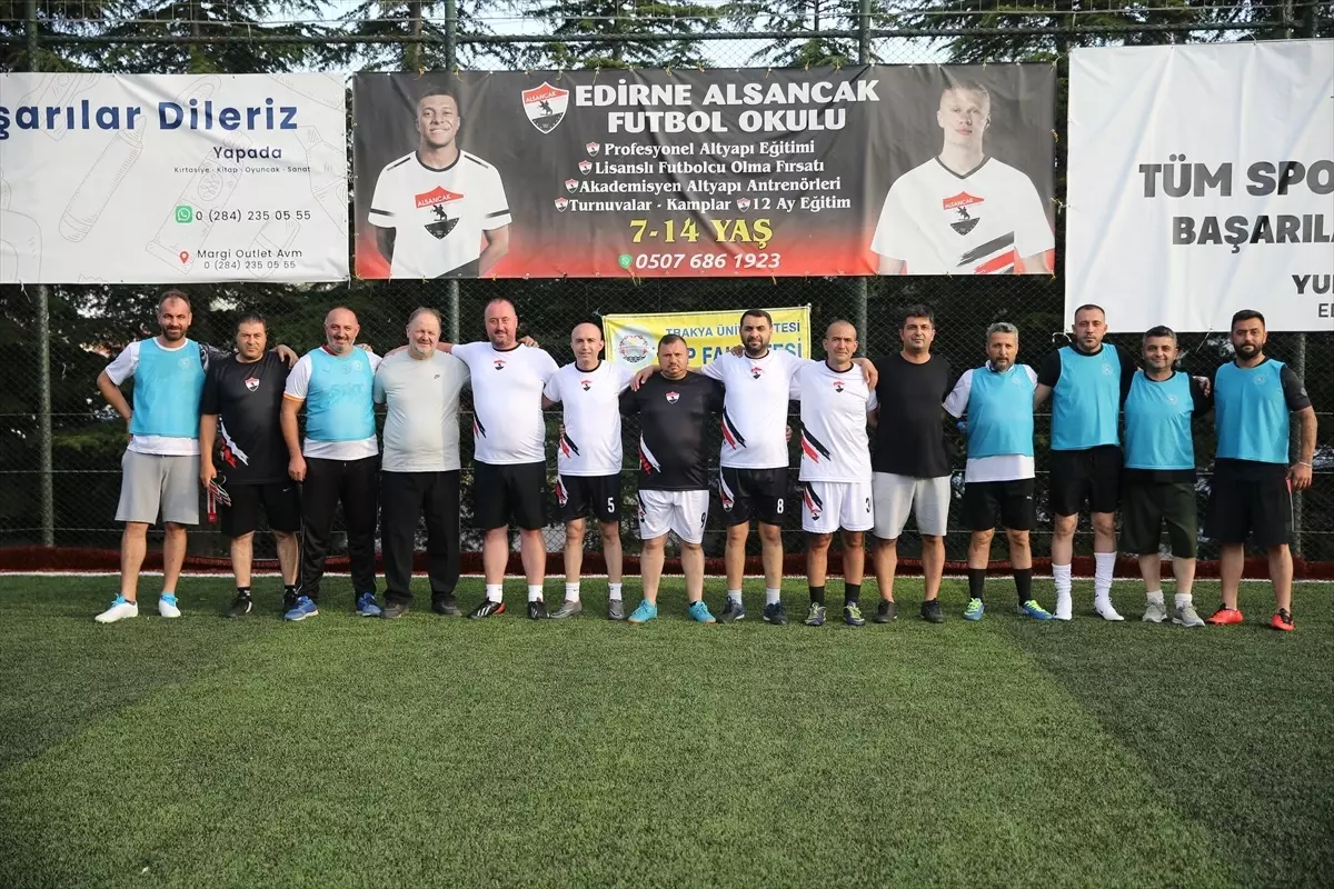 Edirne'de Babalar Günü'nde Futbol Heyecanı
