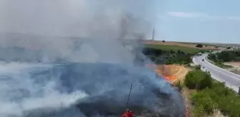 Edirne'de Balya Yüklü Römork Yangını Kontrol Altına Alındı