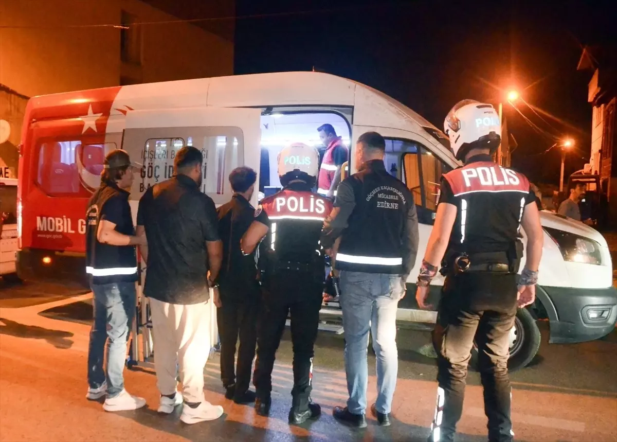 Edirne'de Düzensiz Göçmen Denetimi: 5 Kişi Yakalandı