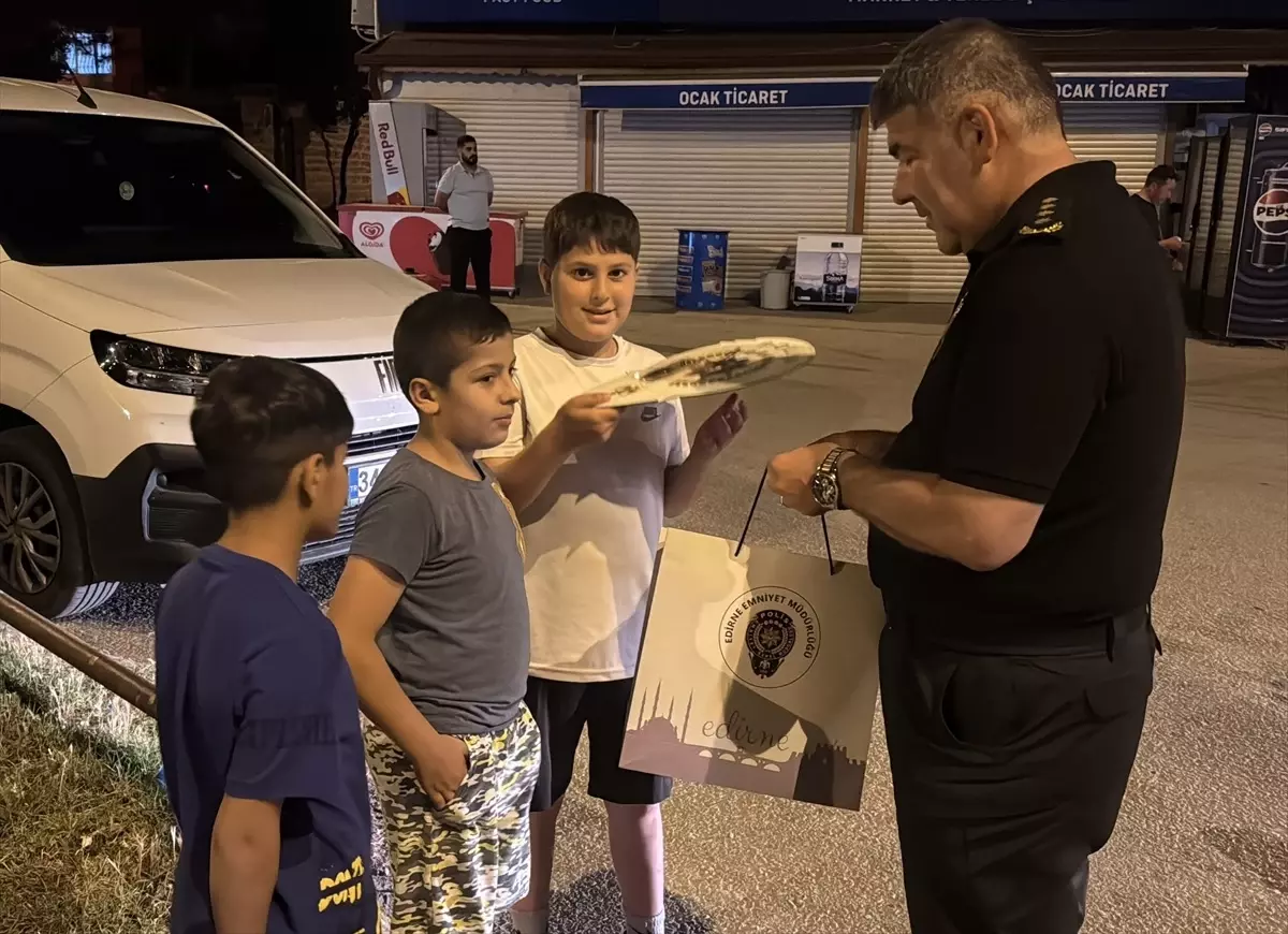 Emniyet Müdürü'nden Çocuklara Kitap Okuma Tavsiyesi