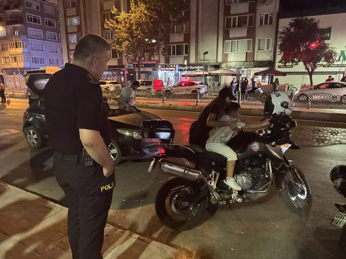 Edirne'de Emniyet Müdürü Çocuklara Polis Araçlarını Tanıttı