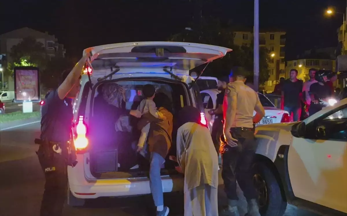 Edirne'de Düzensiz Göçmen Taşıyan Araç Durduruldu