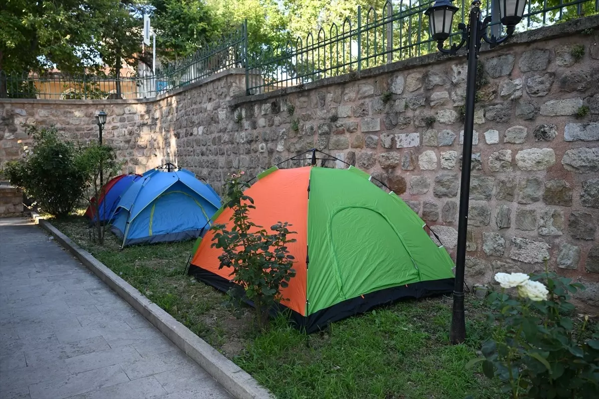Kırkpınar Yağlı Güreşleri'ne Yoğun İlgi: Otel Yerine Çadırda Konaklama