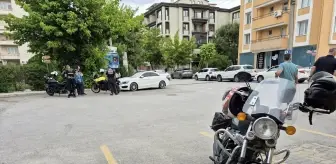 Edirne'de Motosiklet ve Otomobil Çarpıştı: 2 Yaralı