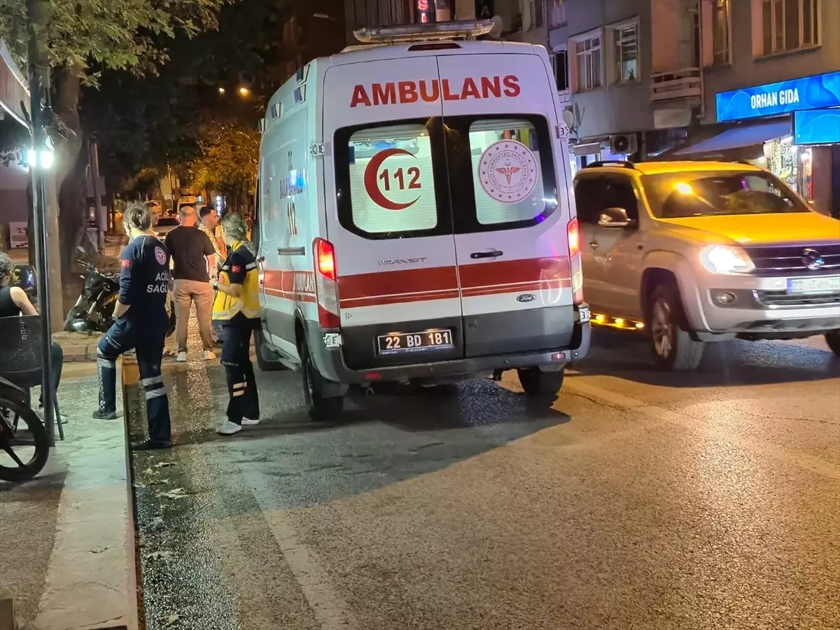 Edirne'de Otomobil ve Motosiklet Çarpıştı: 1 Yaralı