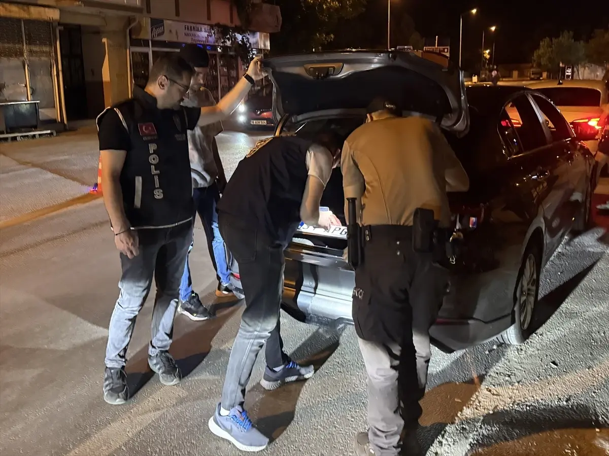 Edirne'de Standart Dışı Plaka Takılan Araçlara Ceza Kesildi