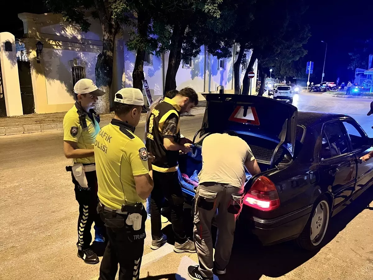 Edirne'de Trafik ve Asayiş Denetimi Gerçekleştirildi
