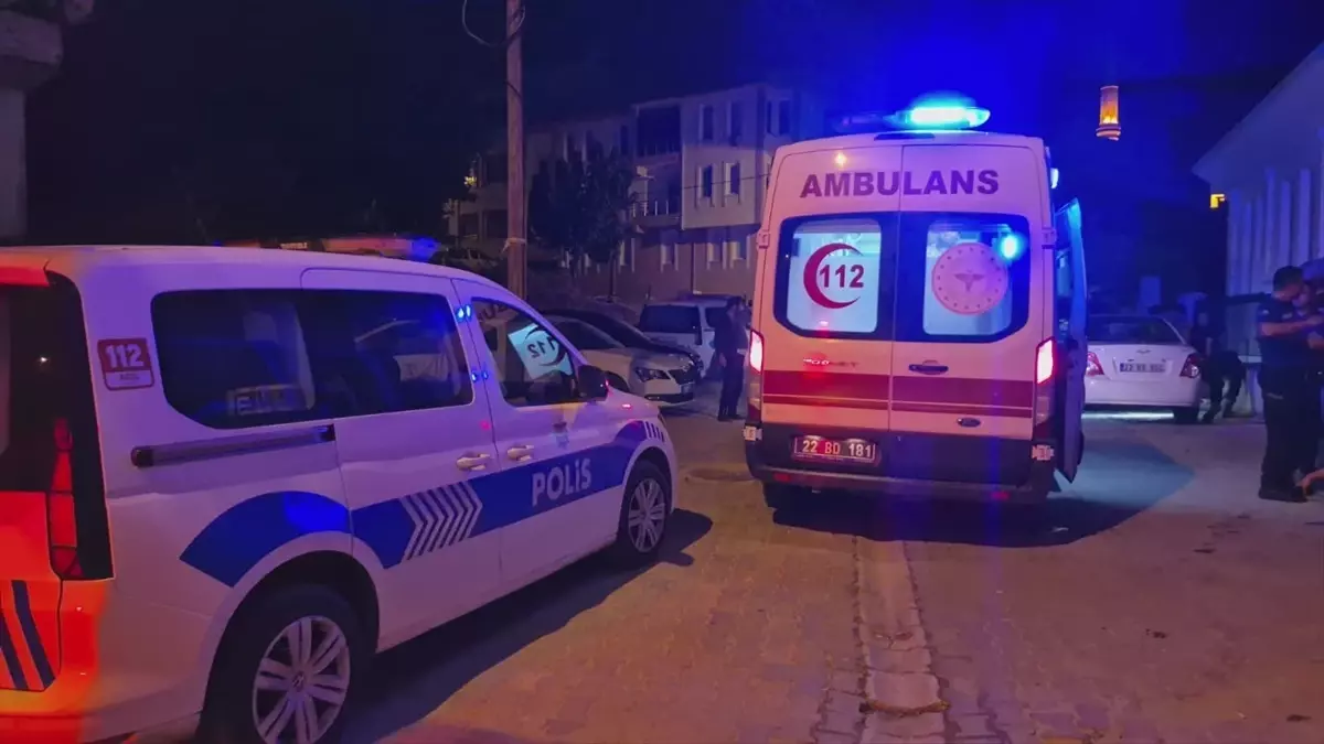 Edirne'de 'Dur' İhtarına Uymayan Şüpheliler Kaçarken Kaza Yaptı