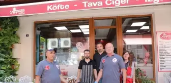 Edirne'de Gıda İsrafı Önleniyor: Artan Yemekler Sokak Hayvanlarına Mama Oluyor