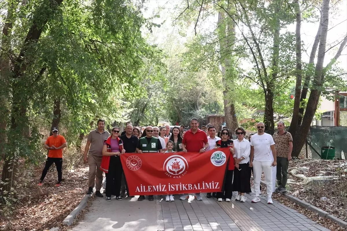 Edirne'de Halk Sağlığı Haftası Yürüyüşü Düzenlendi