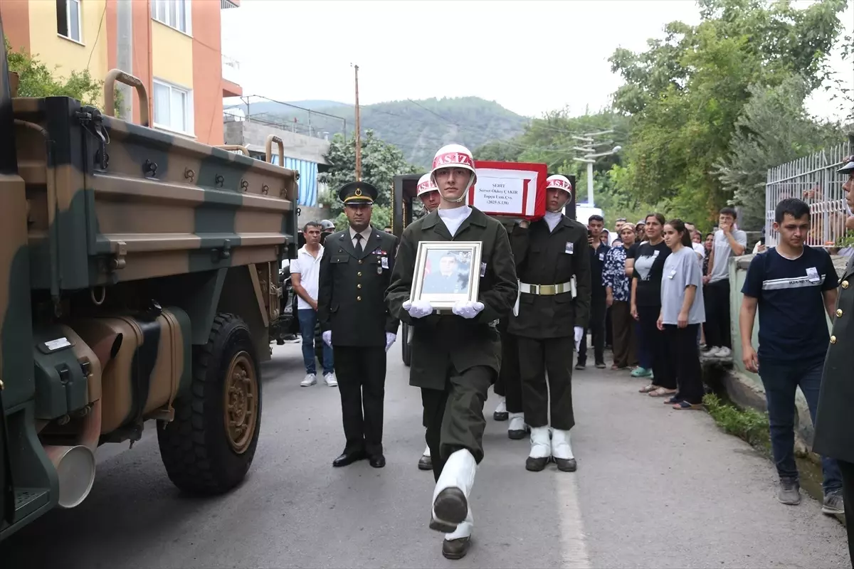 Edirne'de şehit olan uzman çavuşun cenazesi Osmaniye'de defnedildi