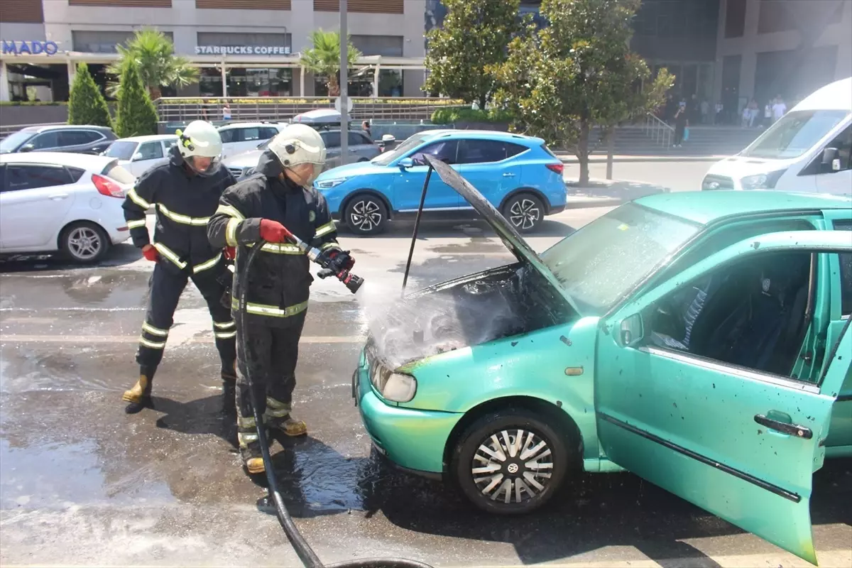 Edirne'de Seyir Halindeki Otomobilde Yangın Çıktı
