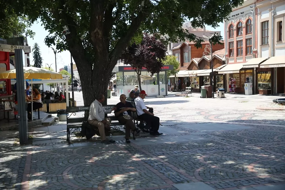 Edirne'de Sıcak Hava Etkili Oluyor