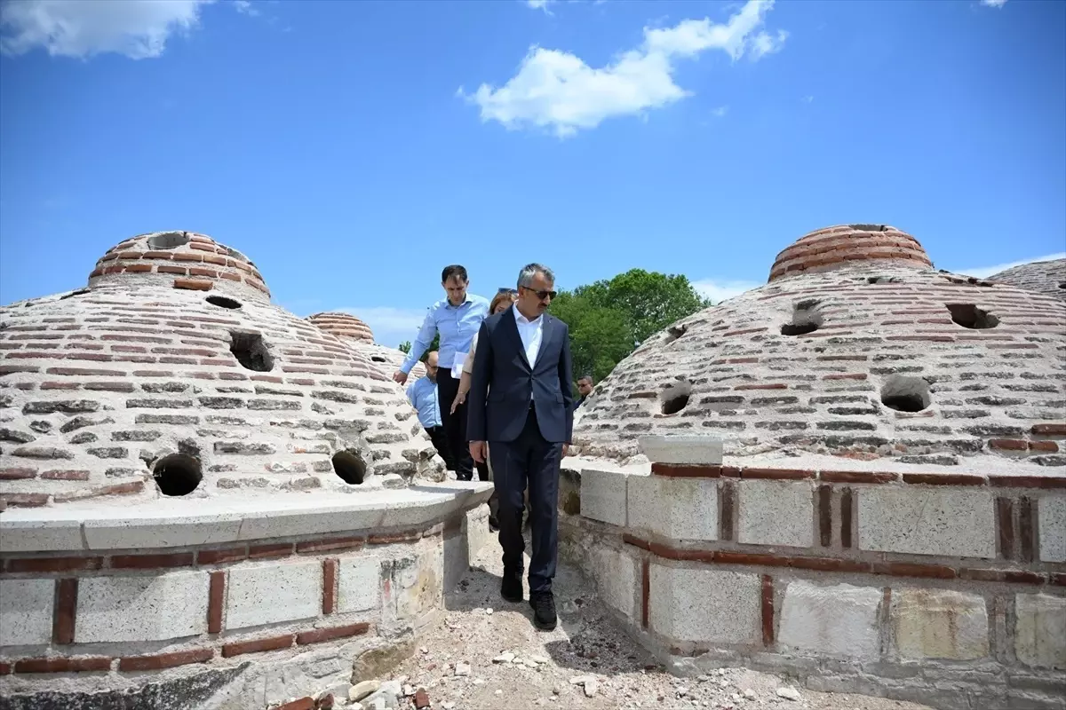 Edirne'deki Gazi Mihal Hamamı'nın Restorasyonu Devam Ediyor