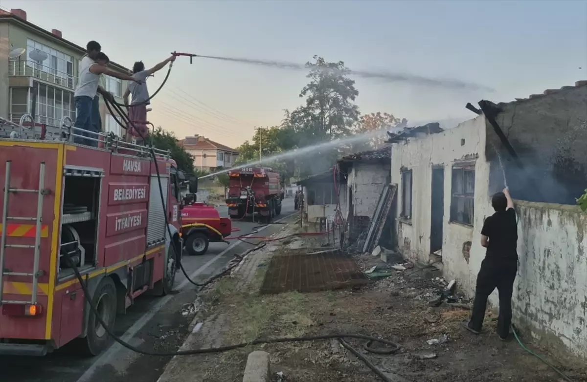 Havsa'da Yangın: Bir Ev Kül Oldu, İki Bina Hasar Gördü
