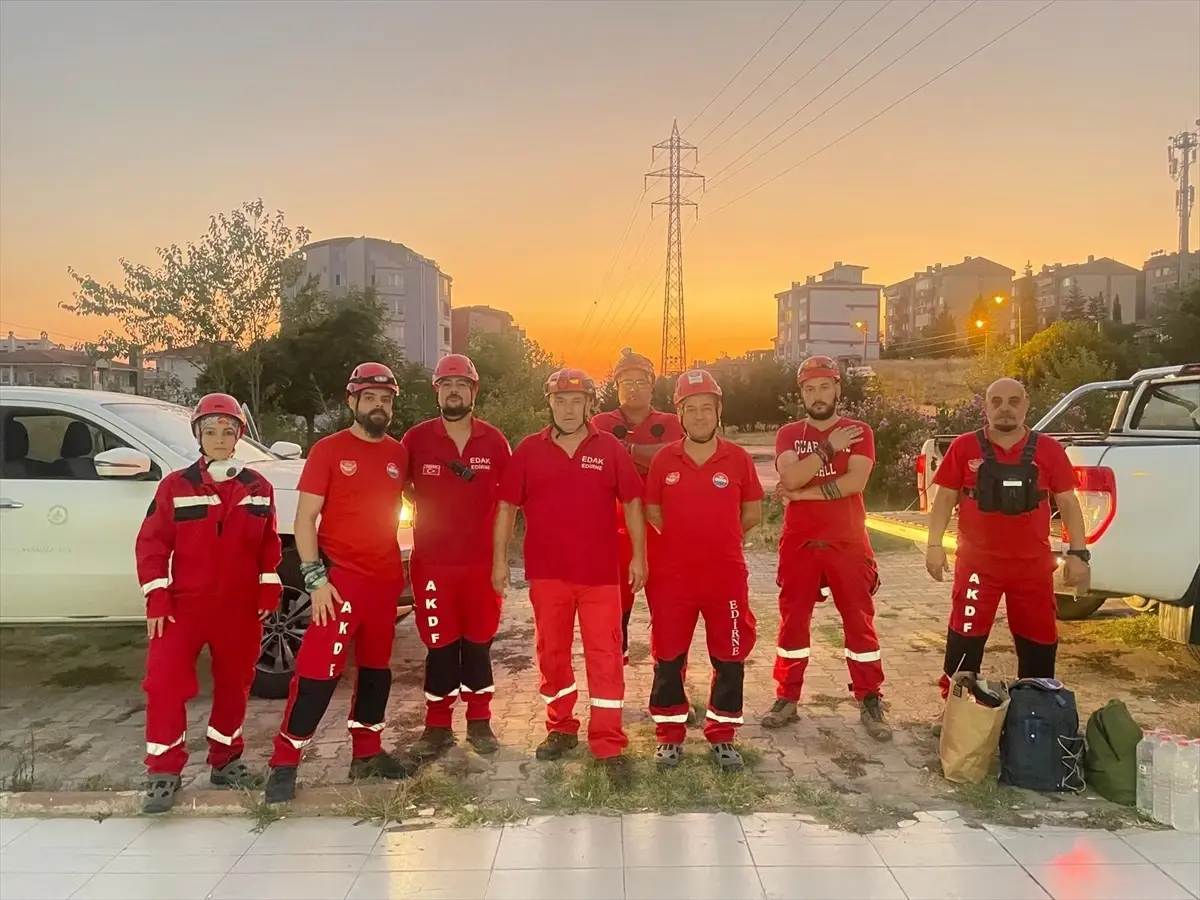 Edirne Arama ve Kurtarma Derneği Çanakkale'deki Orman Yangınında Görev Aldı