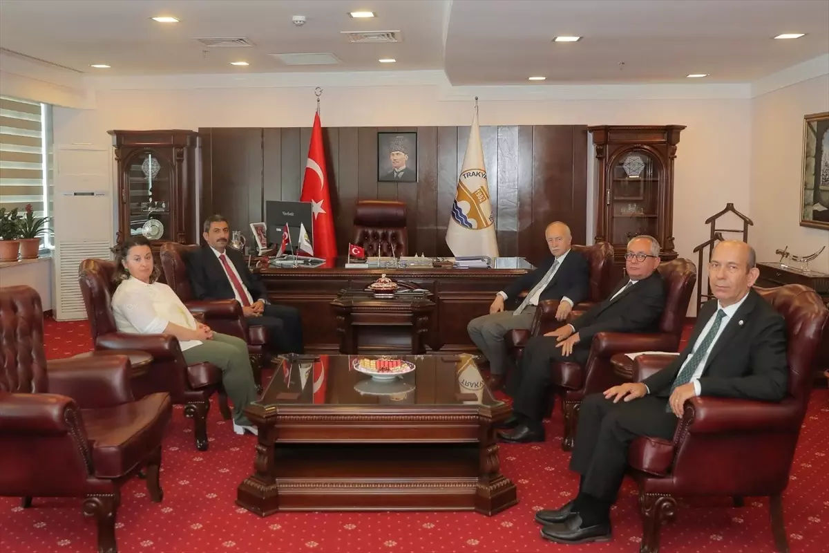 Edirne Cumhuriyet Başsavcısı Mustafa Çakmak, Trakya Üniversitesi Rektörü'ne Veda Ziyareti Gerçekleştirdi