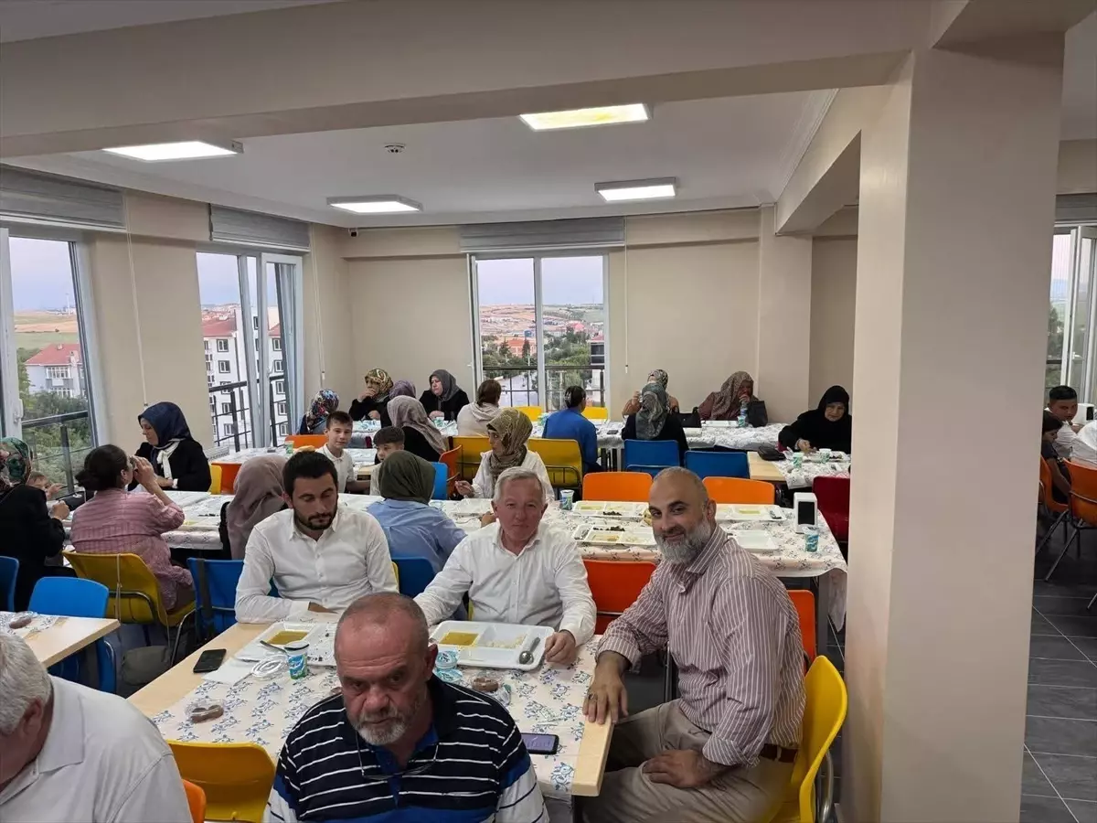 İpsala'da Halkla Buluşma Programı ve Aşure İkramı Düzenlendi