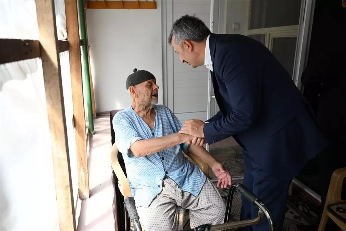 Edirne Valisi'nden Kore Gazisi Ahmet Şahin'e Ziyaret