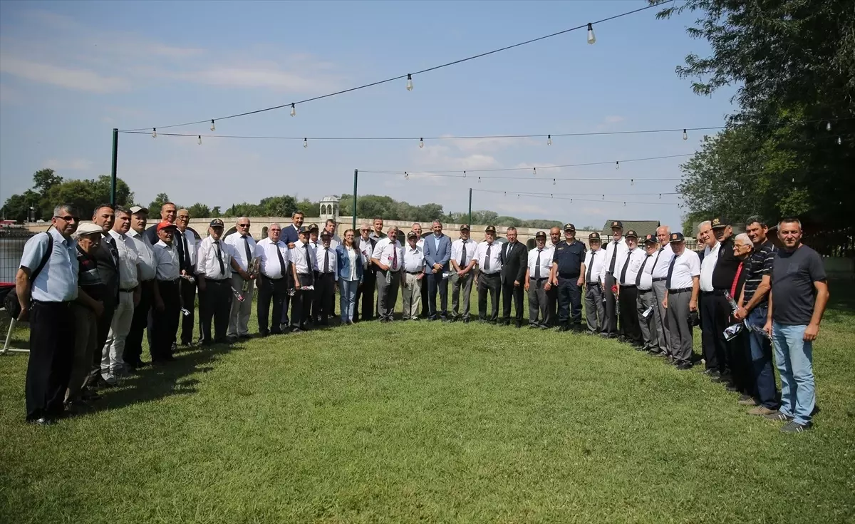 Edirne Valisi Sezer, şehit babaları ve gazilerle bir araya geldi