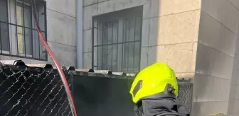 Edremit Adalet Sarayı'ndaki Geri Dönüşüm Alanında Yangın Çıktı