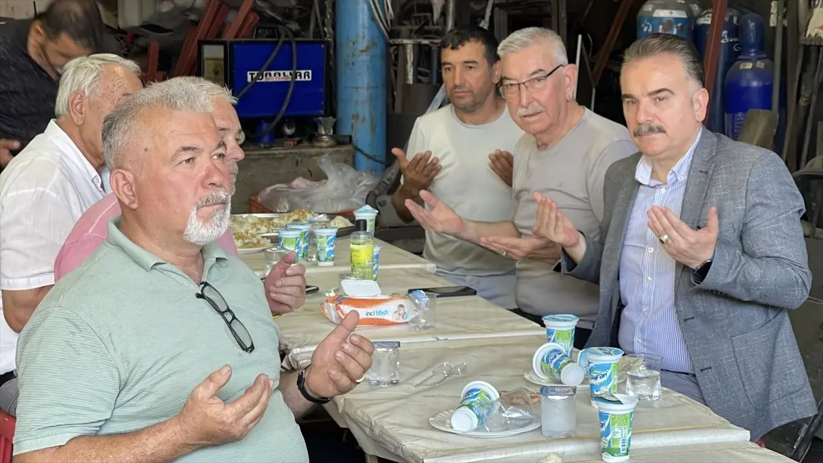 Edremit'te Geleneksel Hayır Yemeği 16. Kez Düzenlendi