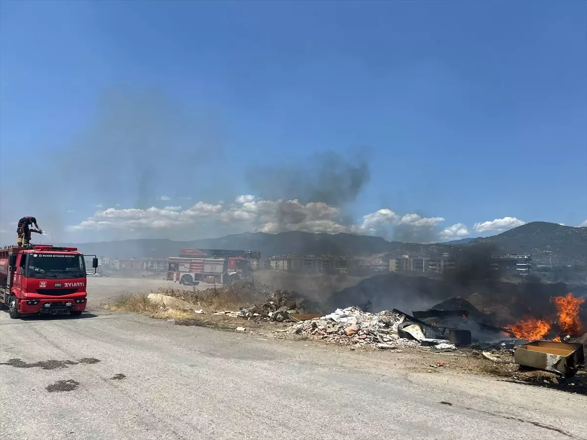 Balıkesir'de Otluk Alanda Yangın Kontrol Altına Alındı