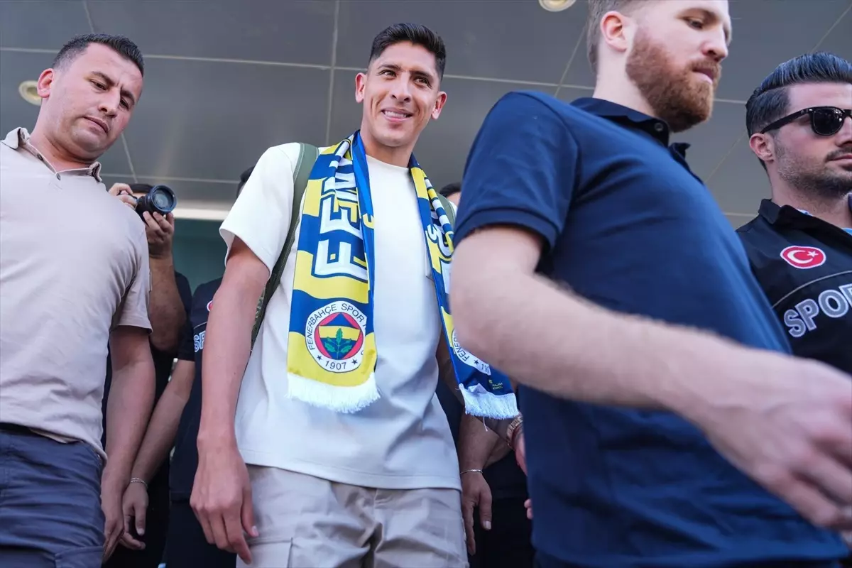 Fenerbahçe, Edson Alvarez ile Transfer Anlaşmasına Vardı