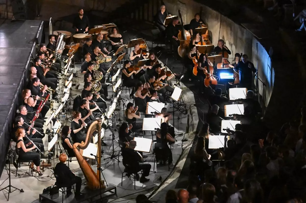 Efes Opera ve Bale Festivali, 'Kuğu Gölü' ile Başladı