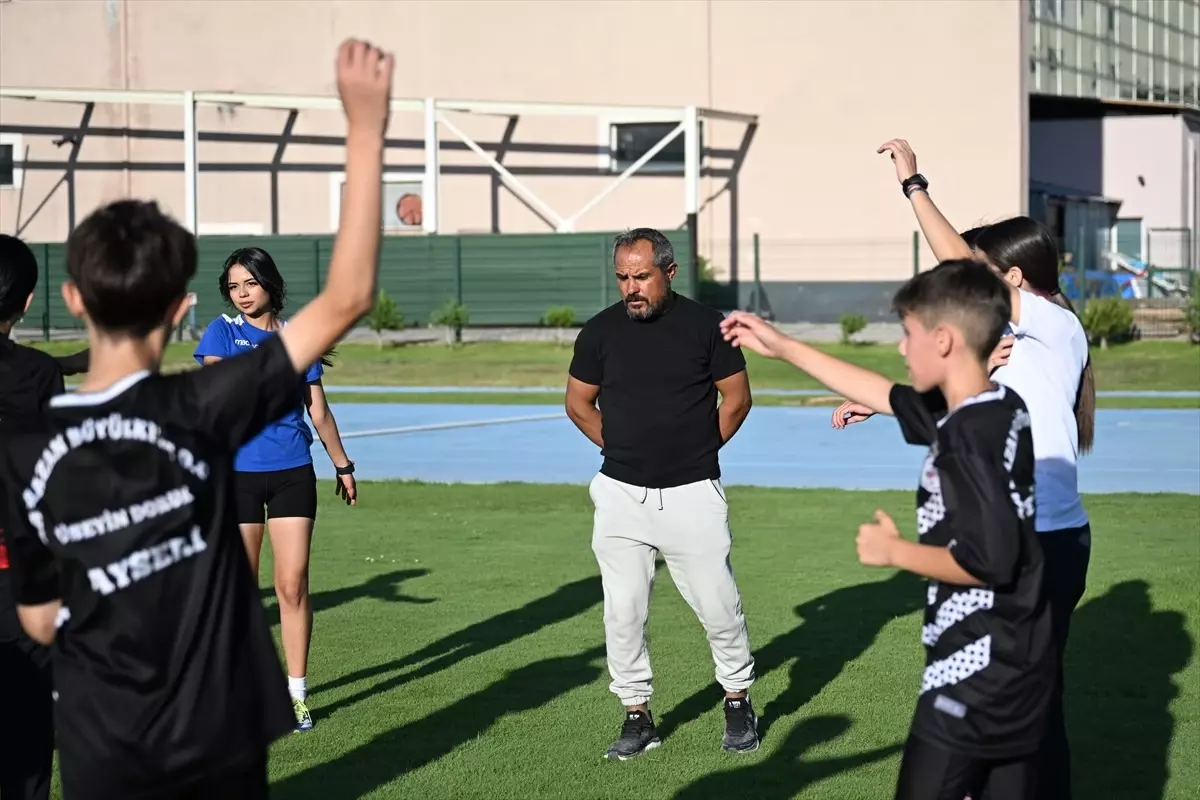 Ekmeğini 'taştan' çıkaran eski milli atlet, mesai sonrası da geleceğin sporcularını yetiştiriyor