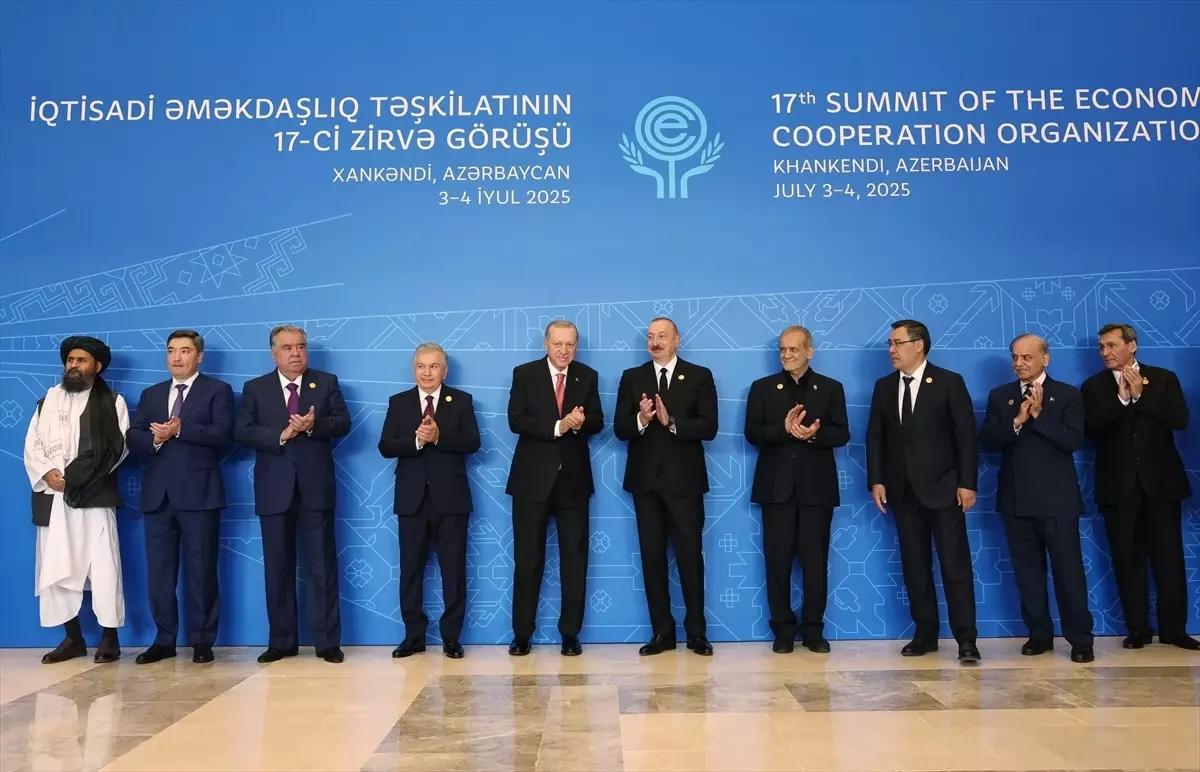 Ekonomik İşbirliği Teşkilatı 17. Zirvesi Azerbaycan'ın Hankendi şehrinde başladı