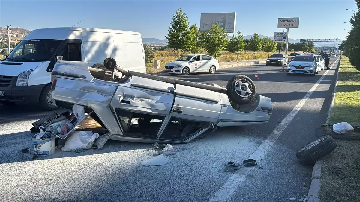 Elazığ'da Beton Mikseri ile Otomobil Çarpıştı: 4 Yaralı