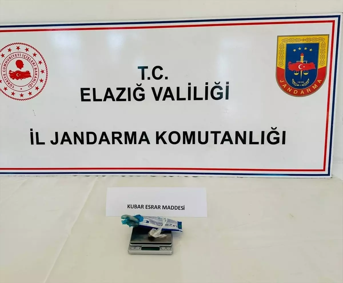 Elazığ'da Diş Macunu Tüpünde Esrar Ele Geçirildi