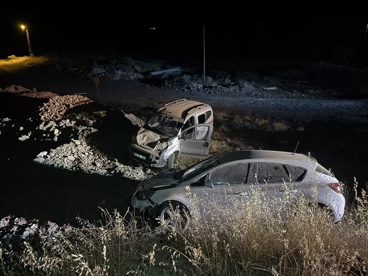 Elazığ'da Trafik Kazası: 9 Yaralı