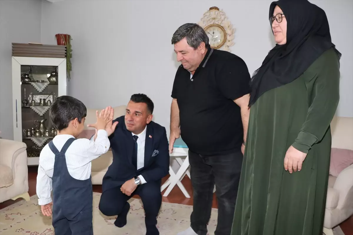 30 Yıl Evlat Hasreti Son Buldu: Erzurumlu Çift Koruyucu Aile Oldu