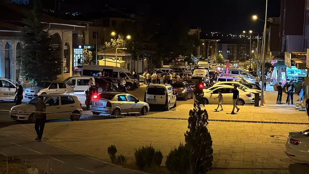 Elazığ'da Bıçaklı Kavga: 1'i Ağır 3 Yaralı