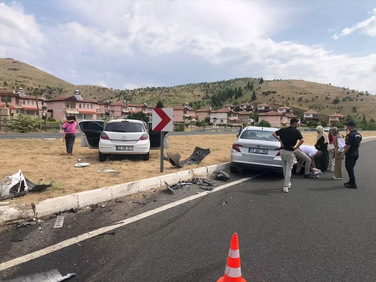 Elazığ'da Trafik Kazası: 1 Yaralı