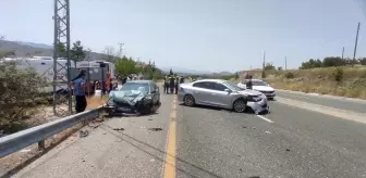 Elazığ'da Otomobil Kazası: 5 Yaralı